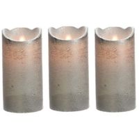 3x Zilveren LED kaarsen/stompkaarsen 15 cm flakkerend