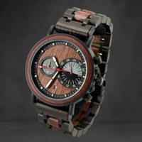 TimberWood Monaro™ - Modern Herenhorloge van Zwart Metaal en Rood/Zwart Sandelhout
