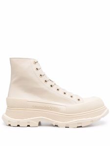 Alexander McQueen bottes Tread Slick à lacets - Tons neutres