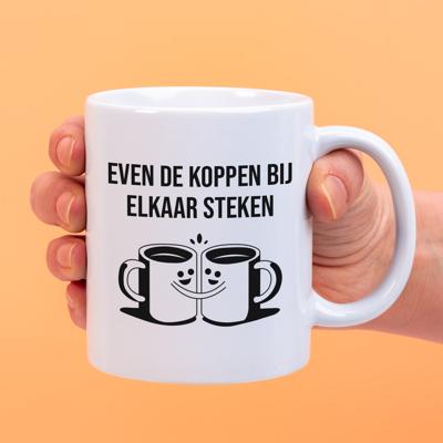 Mok Even de koppen bij elkaar steken