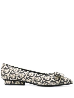 Ferragamo ballerines Viva à motif Gancini - Tons neutres