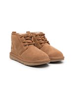 UGG Kids bottines à lacets - Tons neutres