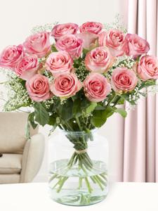 15 roze rozen met gipskruid - Hermosa
