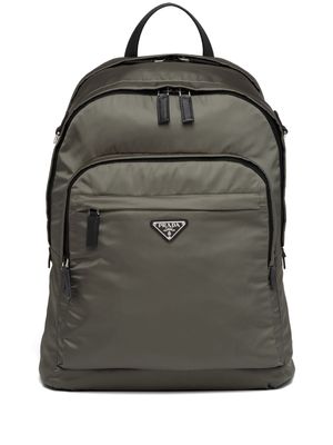 Prada sac à dos Re-Nylon à plaque logo - Vert