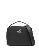 Calvin Klein Jeans sac à bandoulière en cuir à logo embossé - Noir