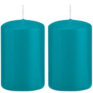 2x Turquoise blauwe cilinderkaarsen/stompkaarsen 5 x 8 cm 18 branduren