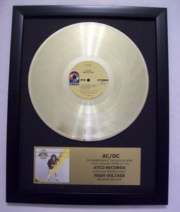 Gouden plaat LP AC/DC High Voltage 24 krt goldplated