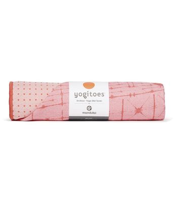 Manduka Yogitoes Skidless Yoga Handdoek - Star Dye Coral - Roze - 173 x 61 cm