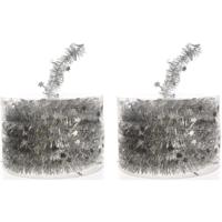 Decoris Kerstslingers-guirlandes - 2x st - met sterren - zilver - glanzende lametta - 700 cm Decoris Kerstslingers-guirlandes - 2x st - met sterren - zilver - glanzende lametta - 700 cm