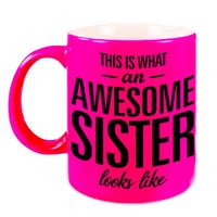Awesome sister cadeau mok / beker neon roze voor zus 330 ml - thumbnail