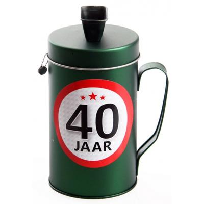Spaarpot - 40 jaar geworden thema - verjaardag cadeau - Blik met sticker van 9 cm Spaarpot - 40 jaar geworden thema - verjaardag cadeau - Blik met sticker van 9 cm