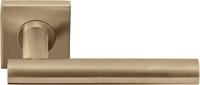 Formani deurkruk Basics LB7-19BSQ geveerd op vierkant rozet - PVD licht brons
