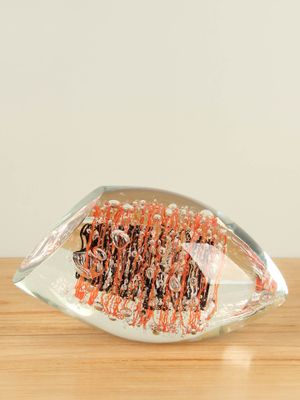 Glazen object rood/zwart