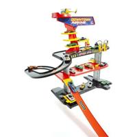 Parkeergarage met voertuigen Moltó