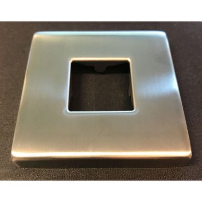 Wiesbaden Losse Overschuifrozet Lucius tbv Douchearm Vierkant 6,5 x 6,5 cm RVS Wiesbaden Losse Overschuifrozet Lucius tbv Douchearm Vierkant 6,5 x 6,5 cm RVS