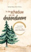 In de schaduw van de dennenboom (Hardback)