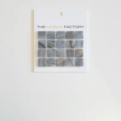 The Mosaic Factory Amsterdam Mozaiek Tegel Vierkant - Midden Grijs Glas Goud Serie 322x322 mm