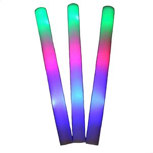 Seventies/disco thema - LED foam stick/lichtstaaf - 4x stuks - multi colour - 45 cm