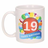 19 jaar Verjaardag koffiemok - cadeau beker - feestelijke ballonnen print - 300 ml - keramiek - wit