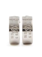 MM6 Maison Margiela boucles d'oreilles Numeric à design gravé - Argent