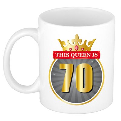 This queen is 70 verjaardag cadeau mok / beker 70 jaar wit