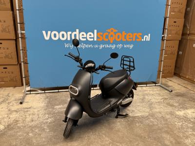 IVA E-GO S3 Mat Zwart 25 Km/h Tweedekans - Elektrische Scooter
