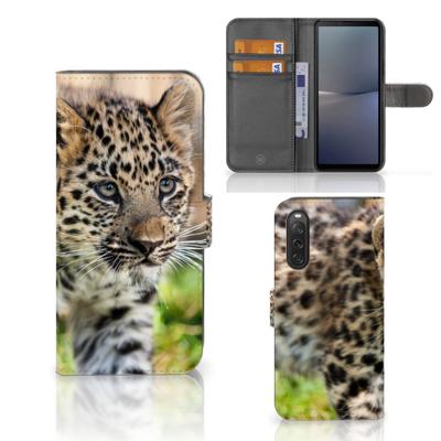 Sony Xperia 10 V | Telefoonhoesje | Met pasjeshouder | Baby Luipaard
