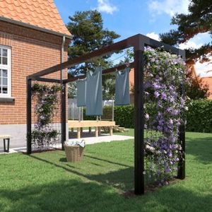 Moderne Pergola Hout Met Waslijnen en Gaaspanelen