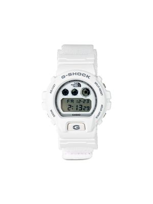 Supreme x TNF x G-Shock montre DW-6900 - Blanc
