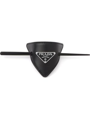 Prada barrette en cuir à logo triangulaire - Noir