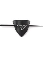 Prada barrette en cuir à logo triangulaire - Noir Prada barrette en cuir à logo triangulaire - Noir