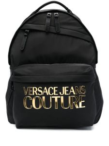 Versace Jeans Couture sac à dos zippé à logo imprimé - Noir