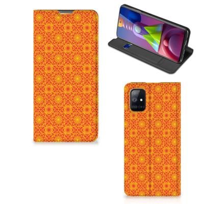 Samsung Galaxy M51 | Hoesje met Magneet | Batik Oranje