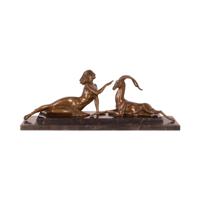 BRONZEN BEELD VAN EEN AMAZONE MET ANTILOPE