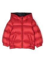 Moncler Enfant veste matelassée à patch logo - Rouge - thumbnail