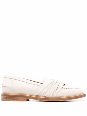 Chloé mocassins en cuir à plaque logo - Tons neutres