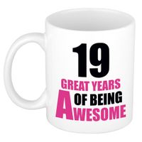 19 great years of being awesome cadeau mok / beker wit en roze