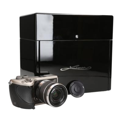 Hasselblad Lunar Black Leather + 18-55mm