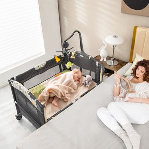 4-In-1 Inklapbaar Reisbed Bijzetbed Verschoontafel en Box Rolbaar 2 Niveaus Babybed Incl. Matras Aankleedkussen Muziekdoos (Grijs)