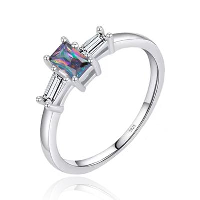 Elenza Sterling .925 Zilveren Ring met Vierkante Regenboogsteen en Zirkonia-19mm