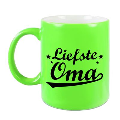 Liefste oma cadeau mok / beker neon groen met sterren 330 ml Liefste oma cadeau mok / beker neon groen met sterren 330 ml