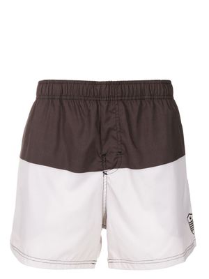 Osklen short de bain à design colour block - Tons neutres