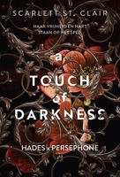 A touch of darkness - Scarlett St. Clair - ebook