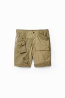 Korte broek met meerdere zakken. - GREEN - 36