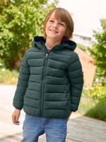 Licht donsjack met capuchon voor jongens met gerecyclede polyester vulling engels groen Licht donsjack met capuchon voor jongens met gerecyclede polyester vulling engels groen