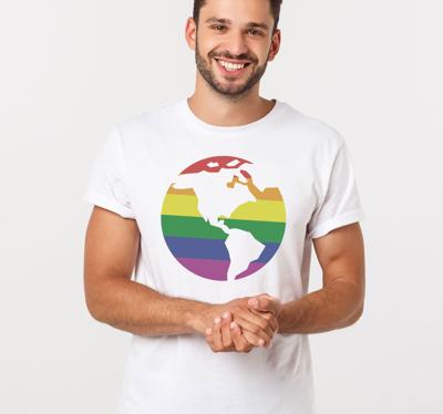 Regenboog aardbol shirt