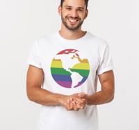 Regenboog aardbol shirt