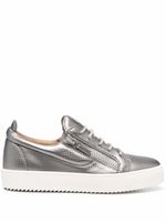 Giuseppe Zanotti baskets à effet métallisé - Argent - thumbnail