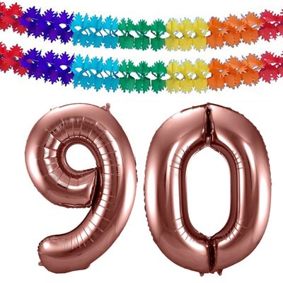 Grote folie ballonnen cijfer 90 in het brons 86 cm en 2 feestslingers