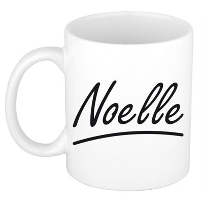 Noelle Naam koffiemok - beker - met sierlijke letters - wit - 300 ml - Cadeau - Dames Noelle Naam koffiemok - beker - met sierlijke letters - wit - 300 ml - Cadeau - Dames